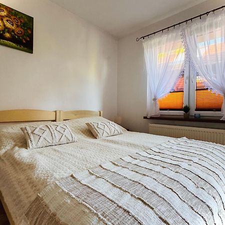 Pokoje Goscinne U Sary Ujście-Darłowskie Exteriör bild
